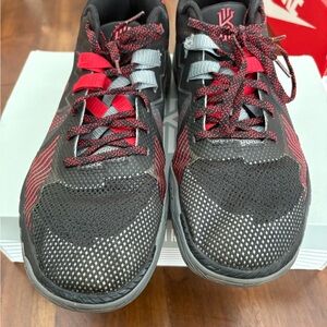 Nike Kyrie fly trap v Men's Black and Red Athletic Sneakers